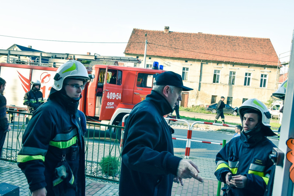 Pożar szkoły w Michałowie i czołowe zderzenie dwóch pojazdów [zdjęcia]
