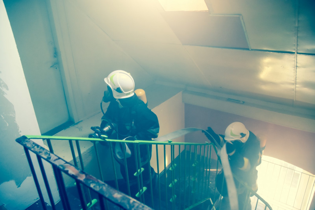 Pożar szkoły w Michałowie i czołowe zderzenie dwóch pojazdów [zdjęcia]