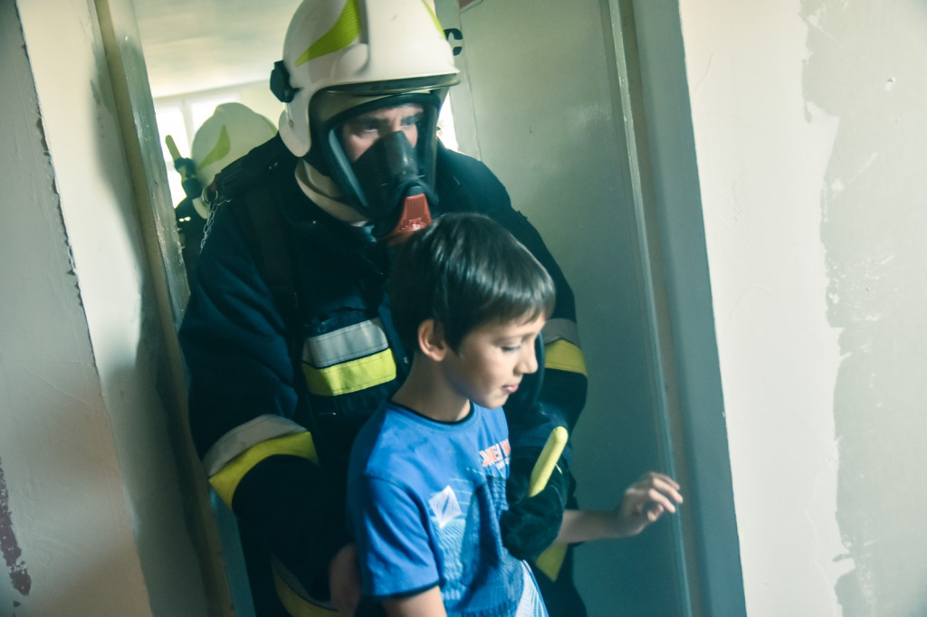 Pożar szkoły w Michałowie i czołowe zderzenie dwóch pojazdów [zdjęcia]