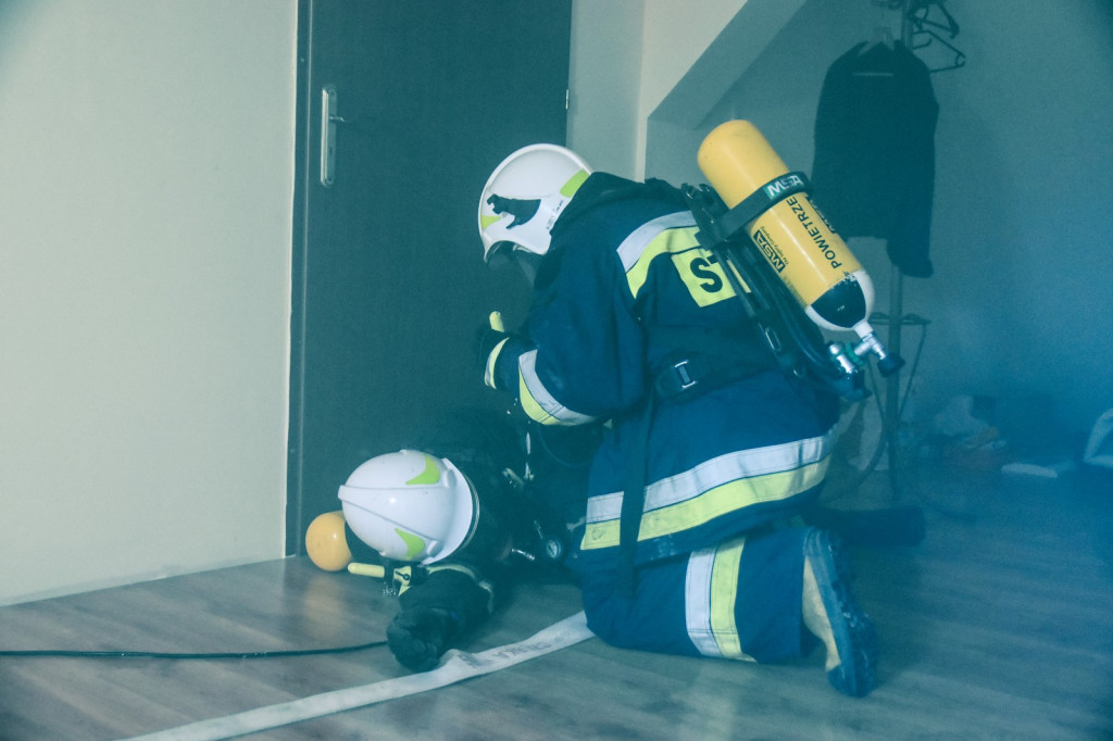 Pożar szkoły w Michałowie i czołowe zderzenie dwóch pojazdów [zdjęcia]