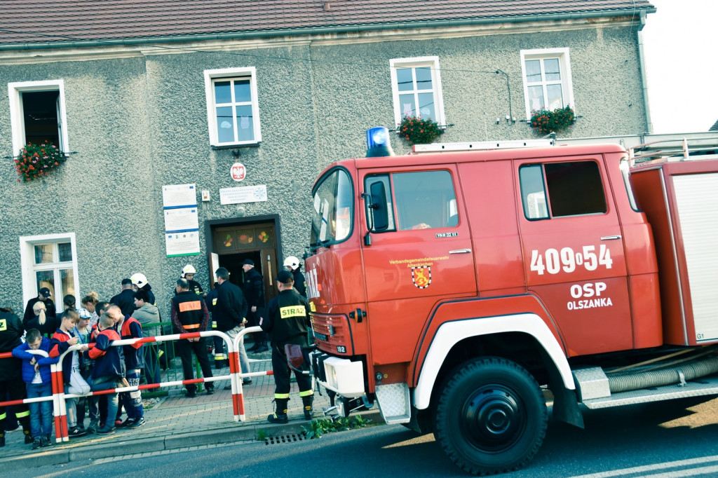 Pożar szkoły w Michałowie i czołowe zderzenie dwóch pojazdów [zdjęcia]