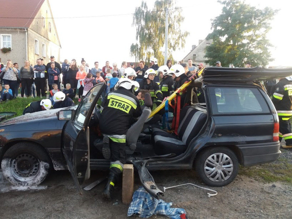 Pożar szkoły w Michałowie i czołowe zderzenie dwóch pojazdów [zdjęcia]