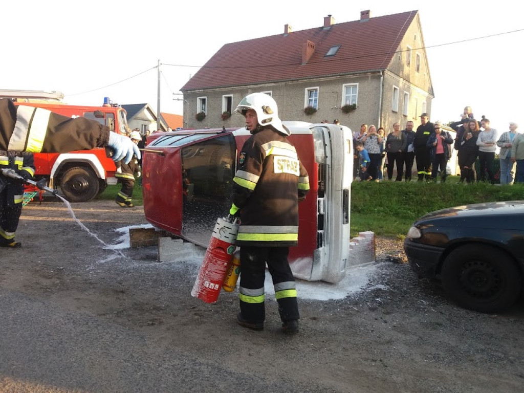 Pożar szkoły w Michałowie i czołowe zderzenie dwóch pojazdów [zdjęcia]