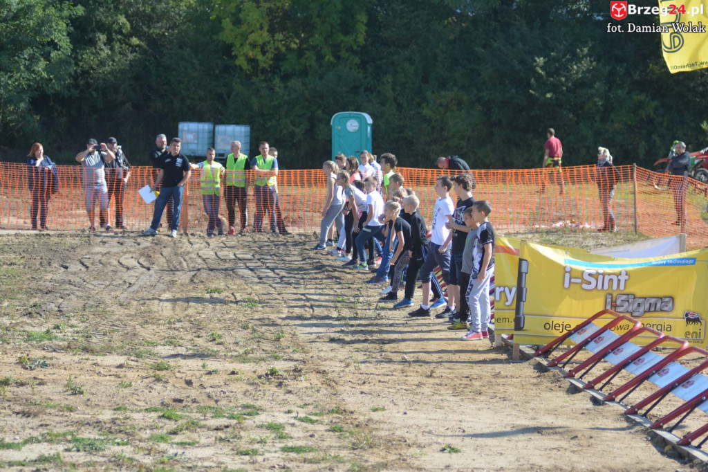 Motocross powrócił do Grodkowa. Ryk silników przyciągnął wielu kibiców [fotorelacja]