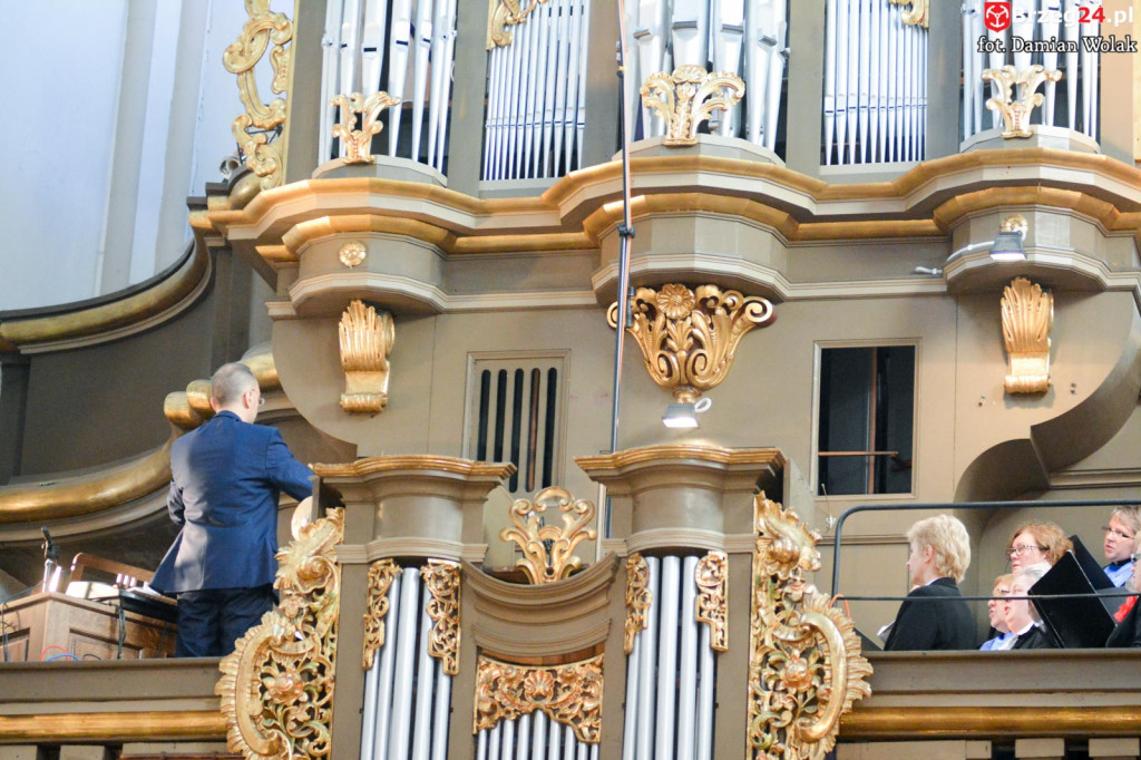 Inauguracja i poświęcenie organów w kościele św. Michała Archanioła w Grodkowie [fotorelacja]