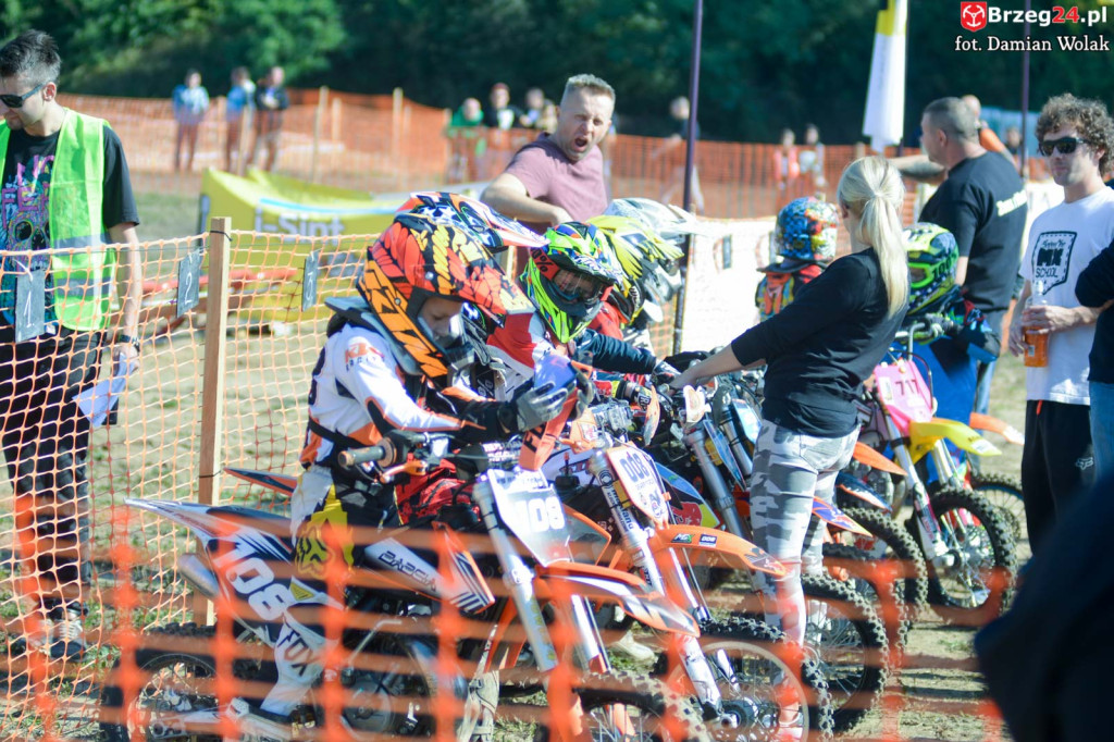 Motocross powrócił do Grodkowa. Ryk silników przyciągnął wielu kibiców [fotorelacja]