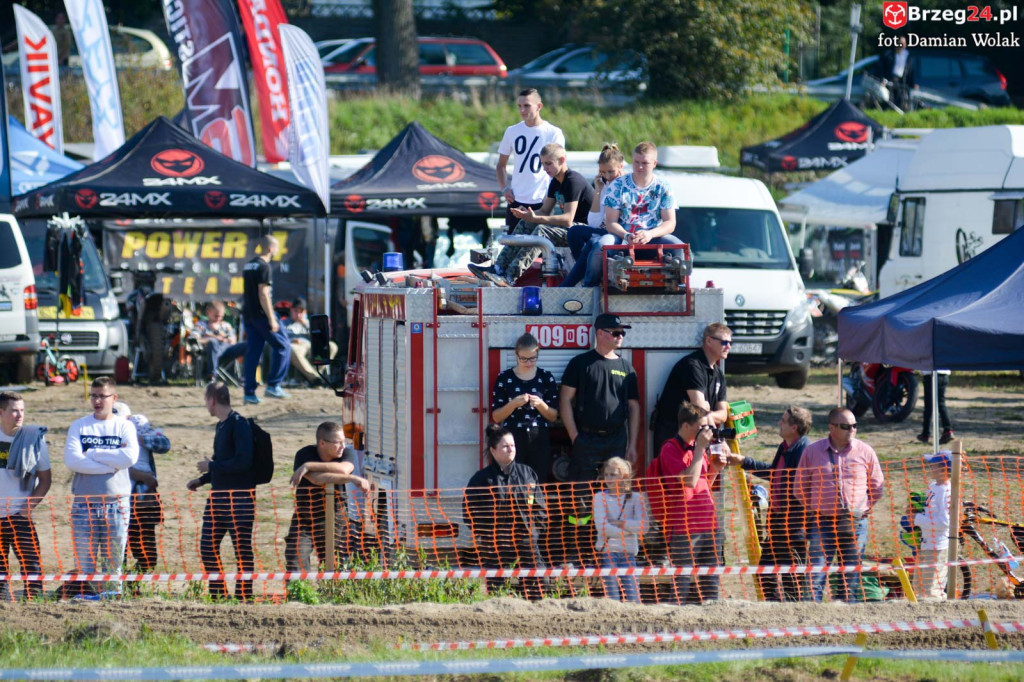 Motocross powrócił do Grodkowa. Ryk silników przyciągnął wielu kibiców [fotorelacja]