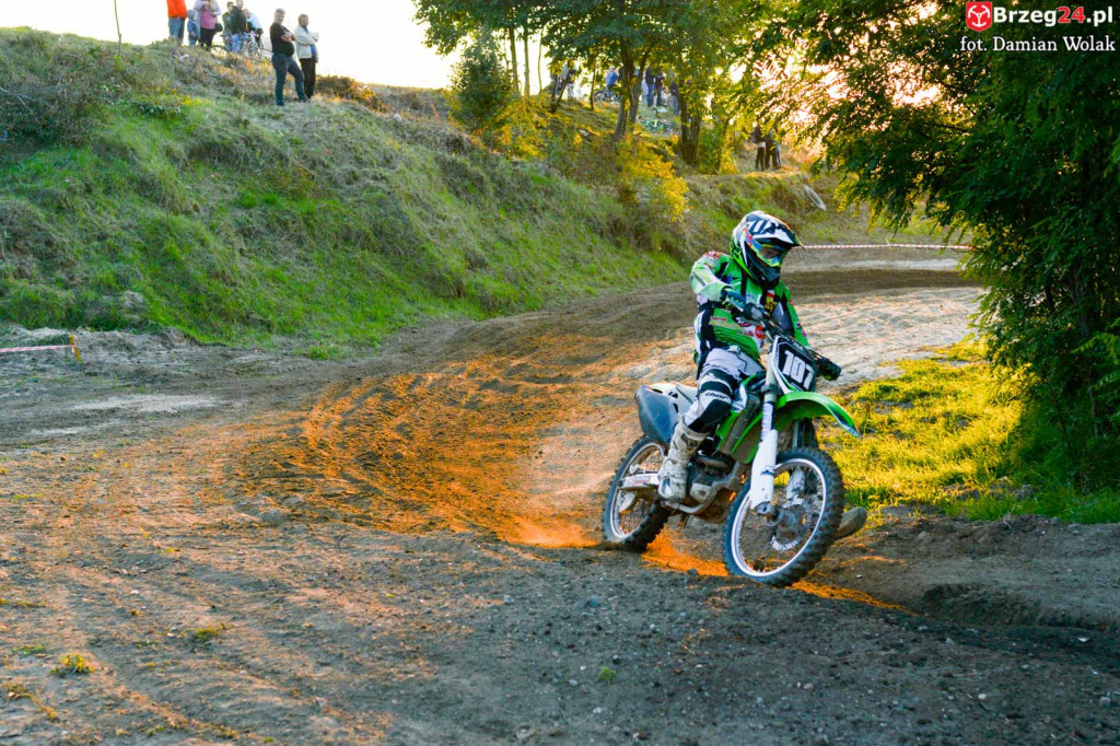 Motocross powrócił do Grodkowa. Ryk silników przyciągnął wielu kibiców [fotorelacja]