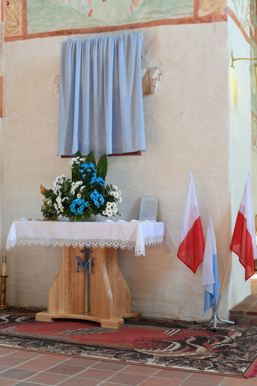 Uroczyste odsłonięcie ikony Matki Boskiej Częstochowskiej w Sanktuarium w Małujowicach