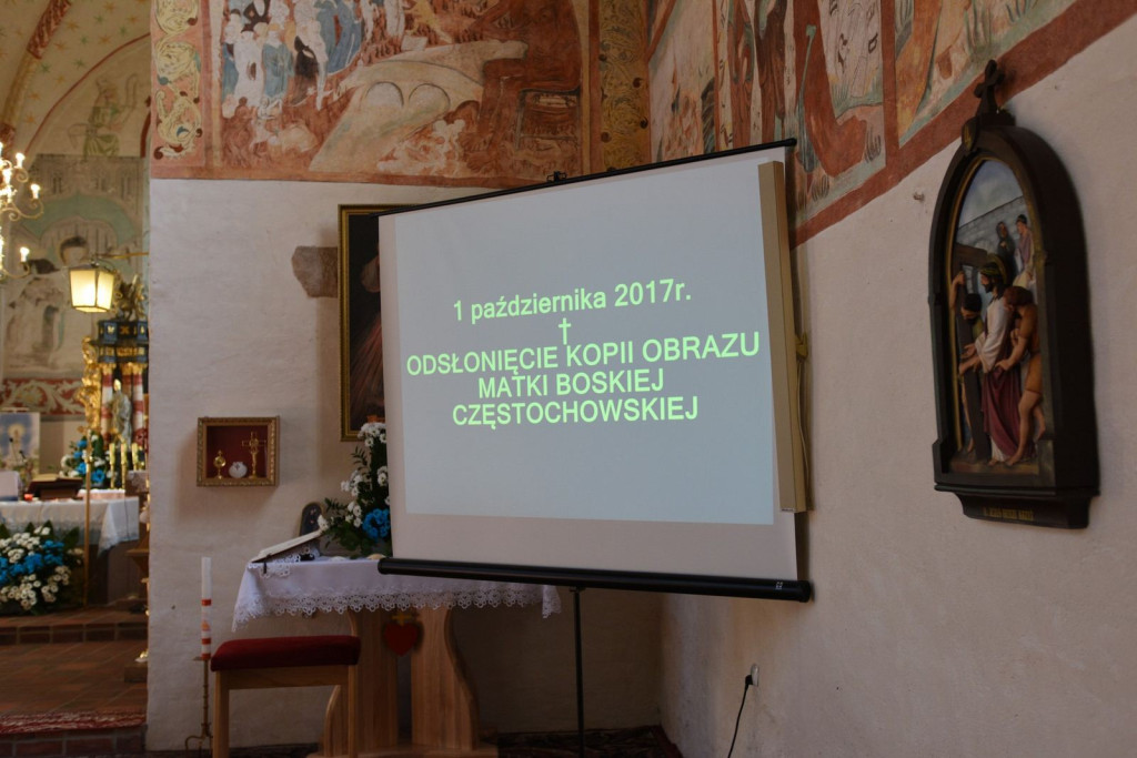 Uroczyste odsłonięcie ikony Matki Boskiej Częstochowskiej w Sanktuarium w Małujowicach