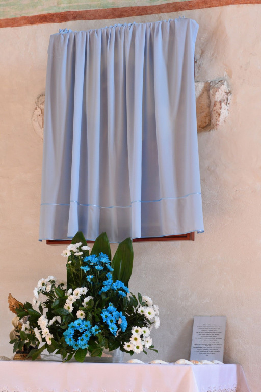 Uroczyste odsłonięcie ikony Matki Boskiej Częstochowskiej w Sanktuarium w Małujowicach