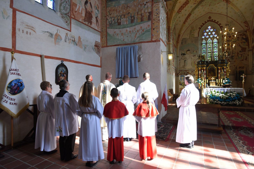 Uroczyste odsłonięcie ikony Matki Boskiej Częstochowskiej w Sanktuarium w Małujowicach