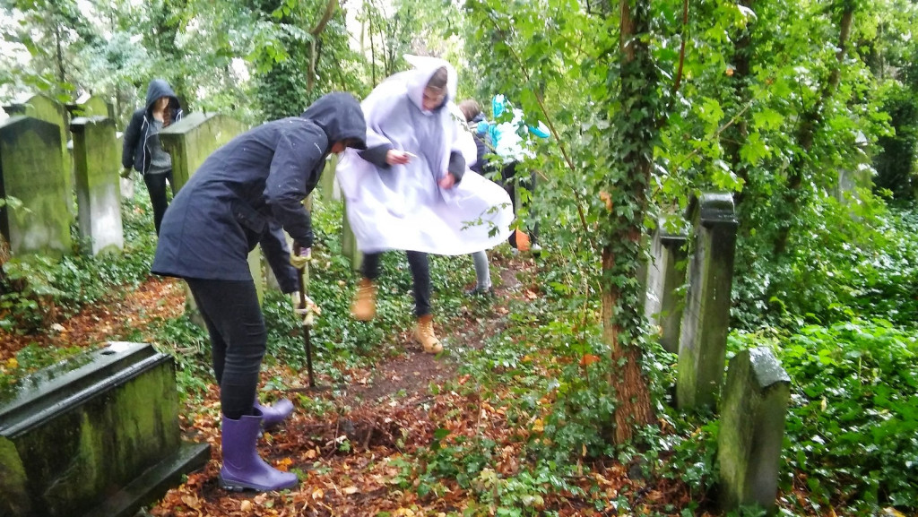 Uczniowie I LO w Brzegu pamiętają i dbają o historię