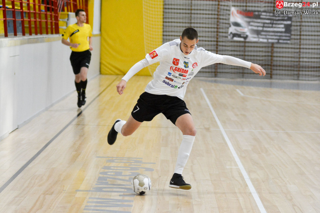 Gredar ponownie z wysoką wygraną. Brzeżanie liderem