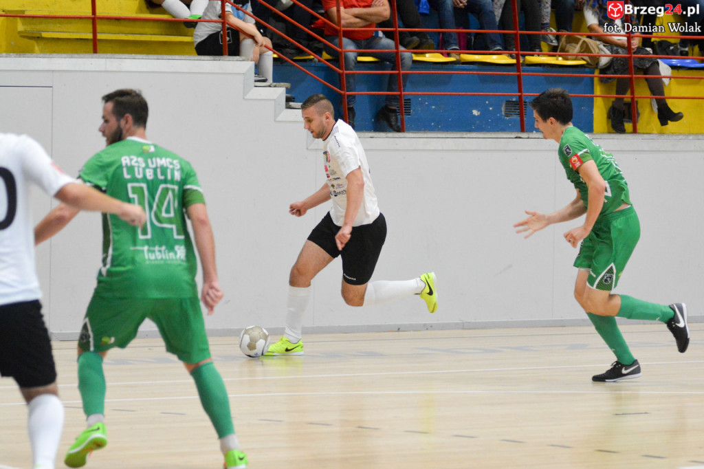 Gredar ponownie z wysoką wygraną. Brzeżanie liderem