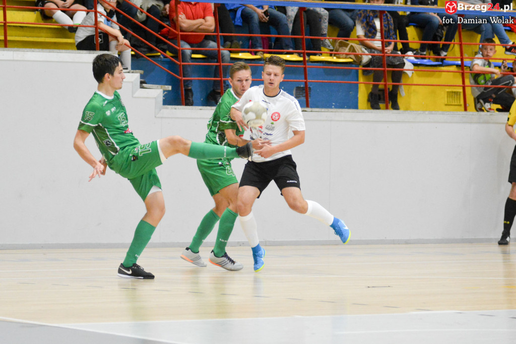 Gredar ponownie z wysoką wygraną. Brzeżanie liderem