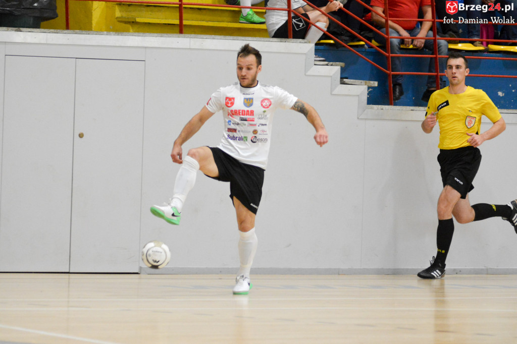 Gredar ponownie z wysoką wygraną. Brzeżanie liderem