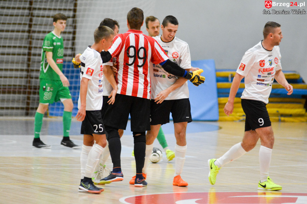 Gredar ponownie z wysoką wygraną. Brzeżanie liderem