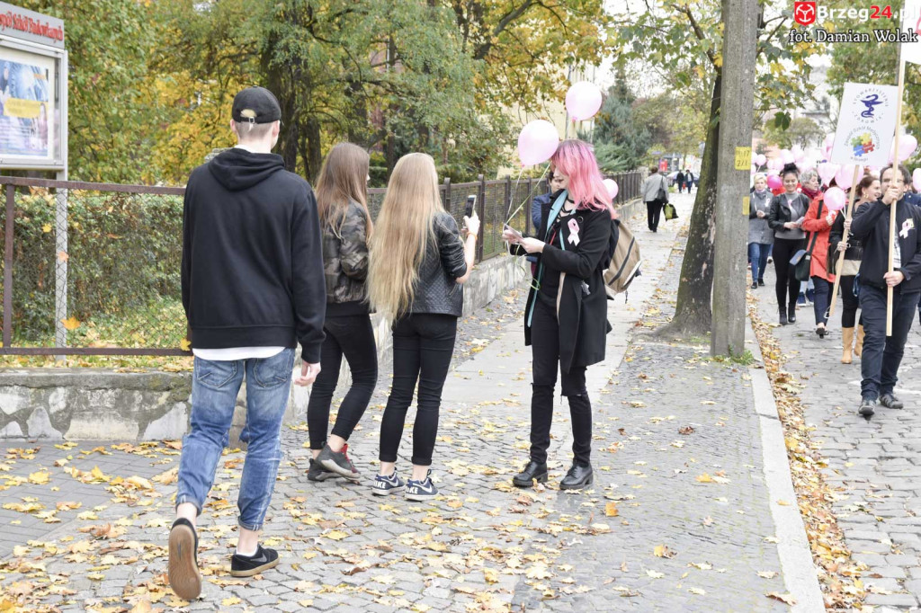 Trzeci Marsz Różowej Wstążki w Brzegu [fotorelacja]