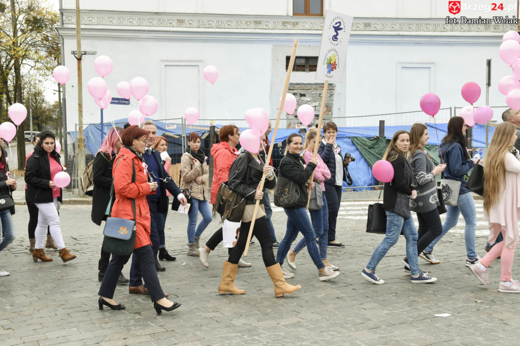 Trzeci Marsz Różowej Wstążki w Brzegu [fotorelacja]