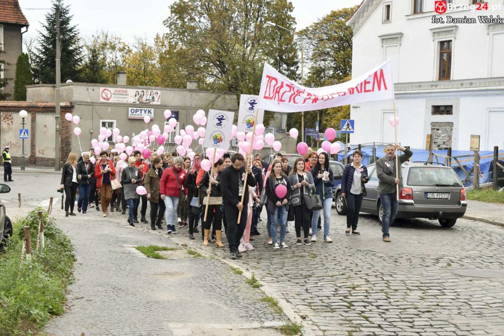 Trzeci Marsz Różowej Wstążki w Brzegu [fotorelacja]