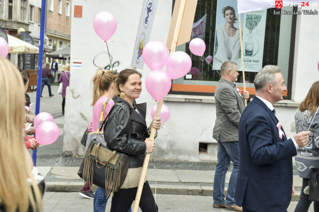 Trzeci Marsz Różowej Wstążki w Brzegu [fotorelacja]