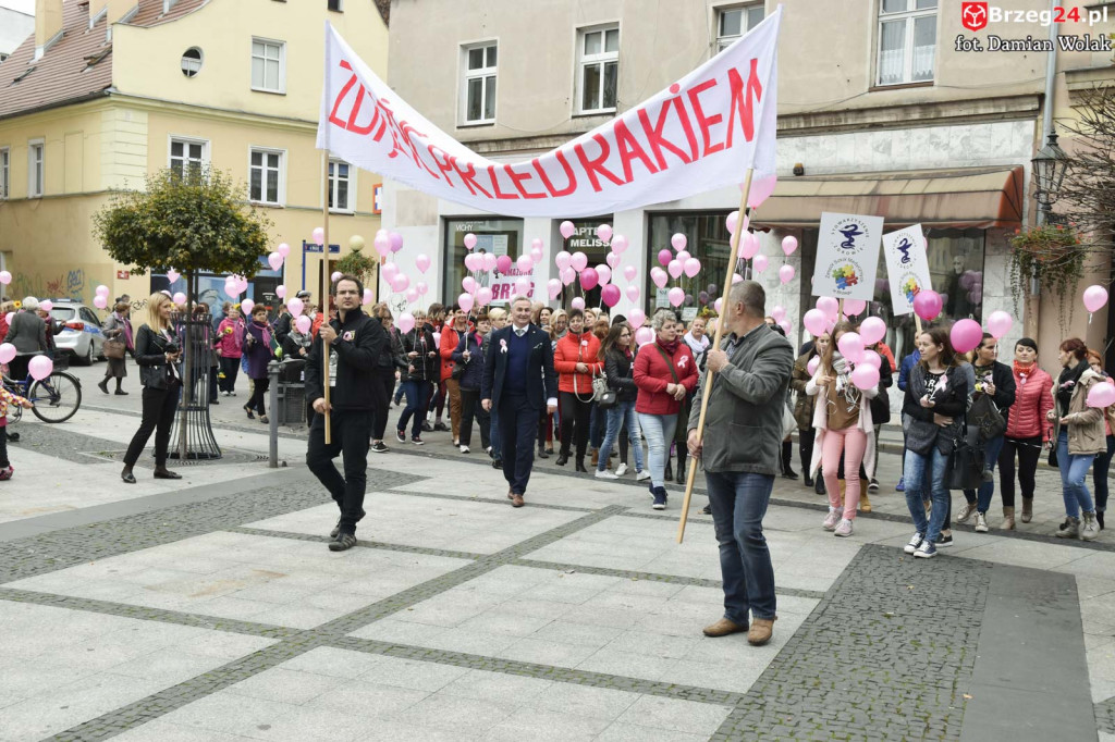 Trzeci Marsz Różowej Wstążki w Brzegu [fotorelacja]