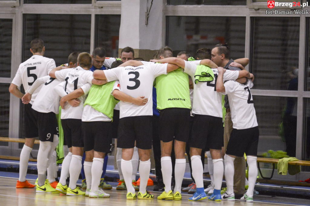 Festiwal niecelnych rzutów karnych i wygrana Gredaru z Malwee