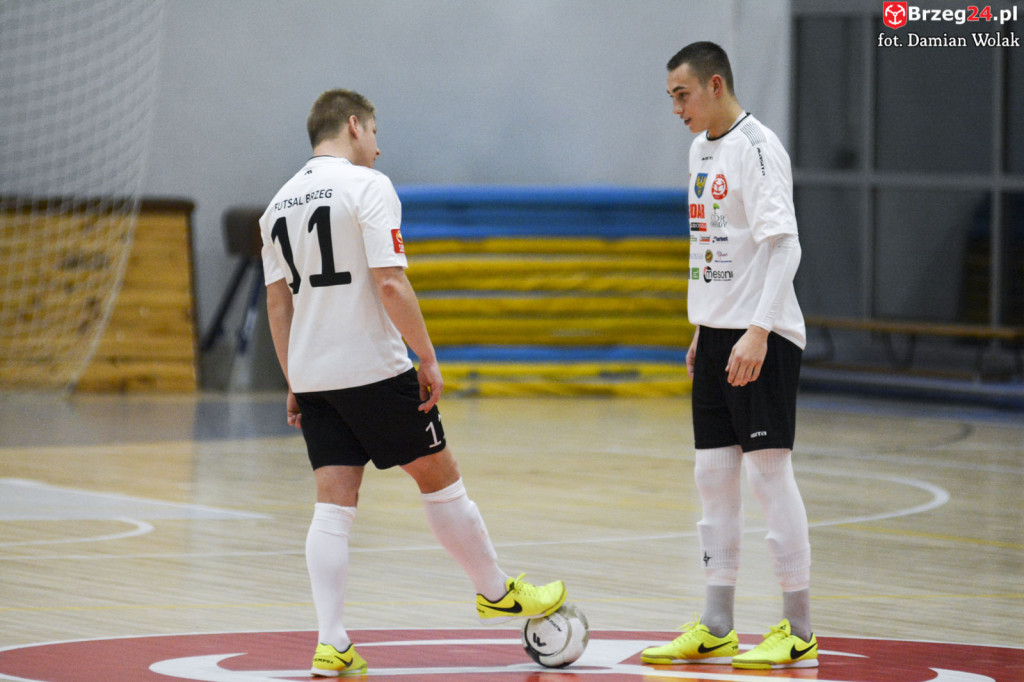 Festiwal niecelnych rzutów karnych i wygrana Gredaru z Malwee