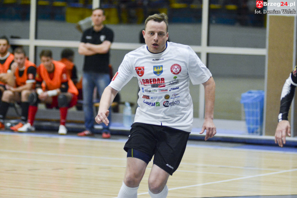 Festiwal niecelnych rzutów karnych i wygrana Gredaru z Malwee