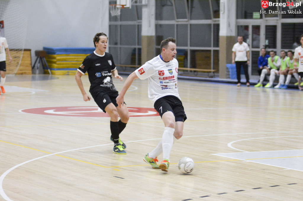 Festiwal niecelnych rzutów karnych i wygrana Gredaru z Malwee