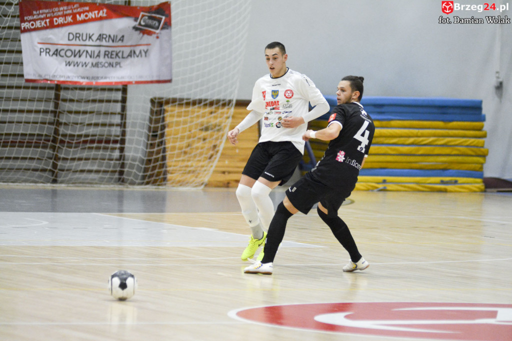 Festiwal niecelnych rzutów karnych i wygrana Gredaru z Malwee