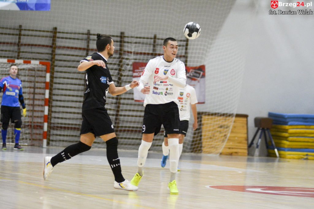 Festiwal niecelnych rzutów karnych i wygrana Gredaru z Malwee