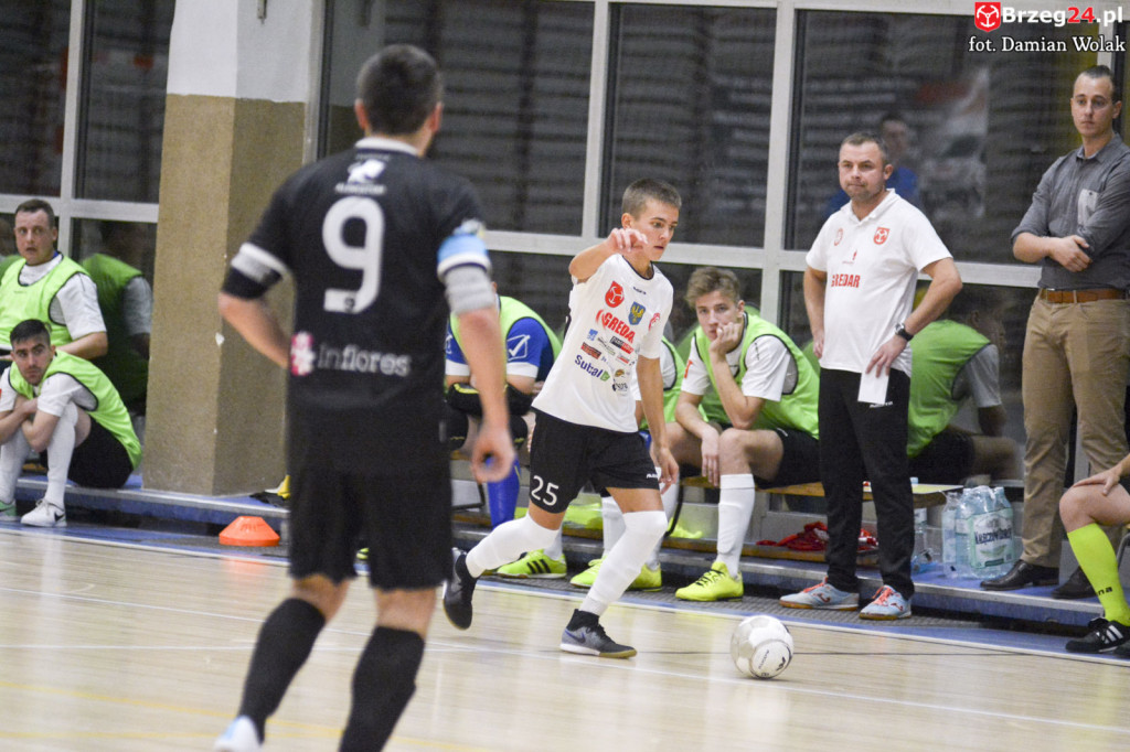 Festiwal niecelnych rzutów karnych i wygrana Gredaru z Malwee