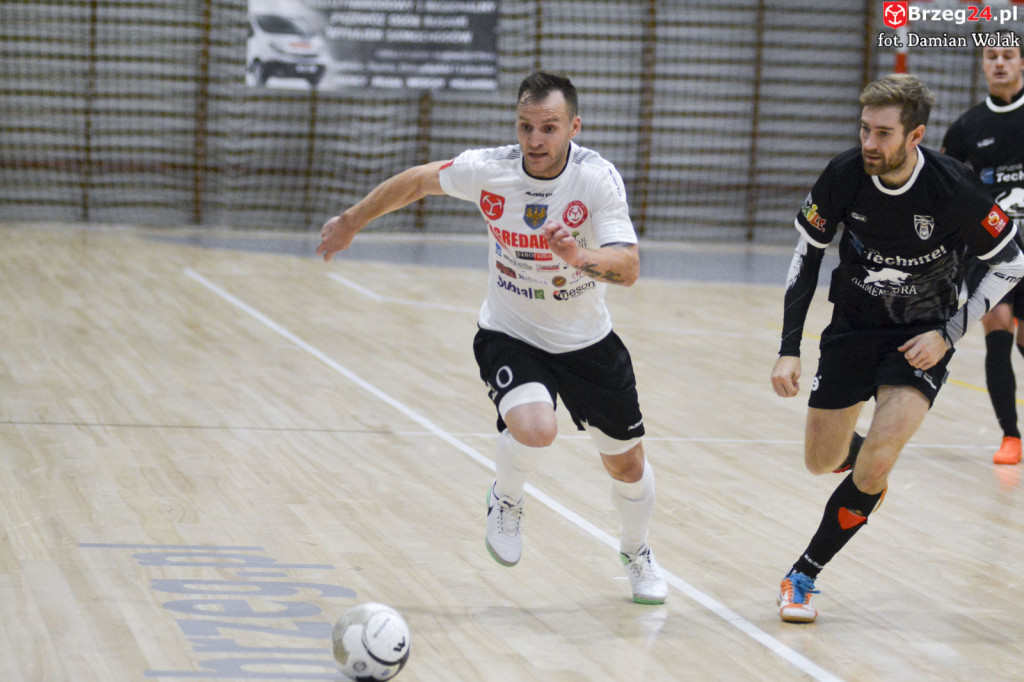 Festiwal niecelnych rzutów karnych i wygrana Gredaru z Malwee