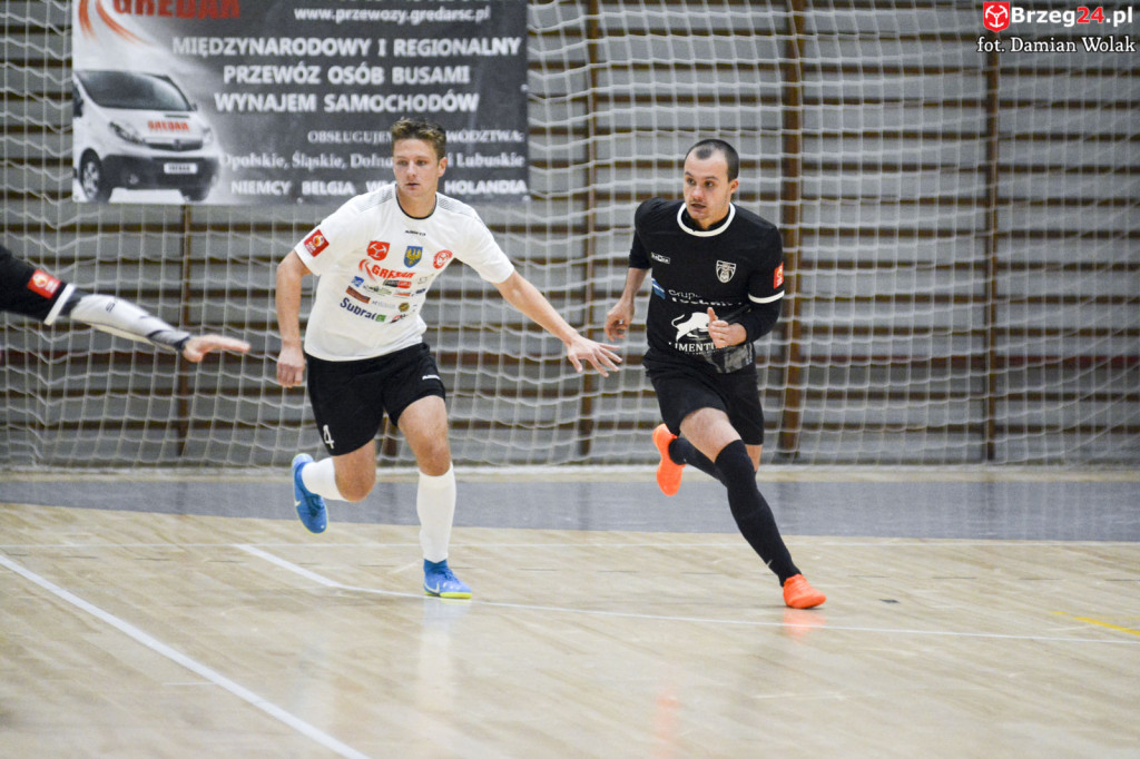 Festiwal niecelnych rzutów karnych i wygrana Gredaru z Malwee