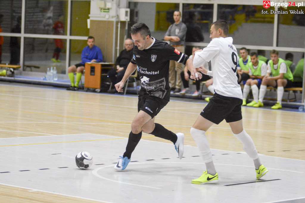 Festiwal niecelnych rzutów karnych i wygrana Gredaru z Malwee