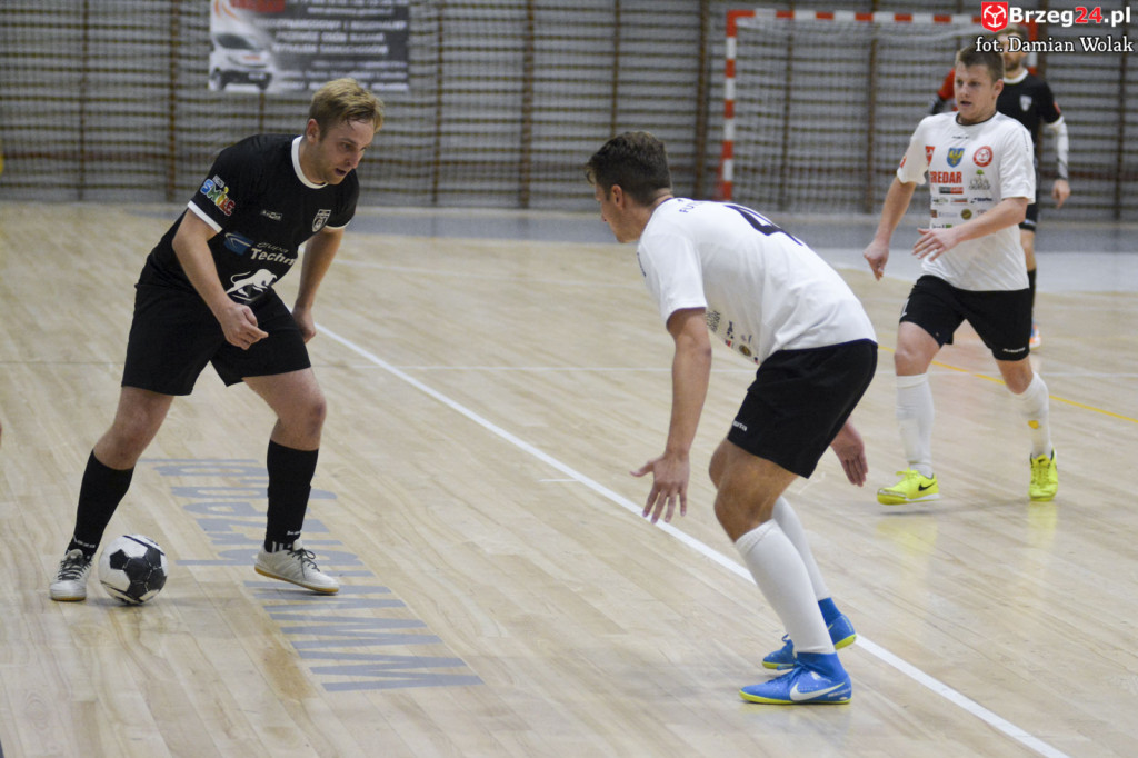 Festiwal niecelnych rzutów karnych i wygrana Gredaru z Malwee