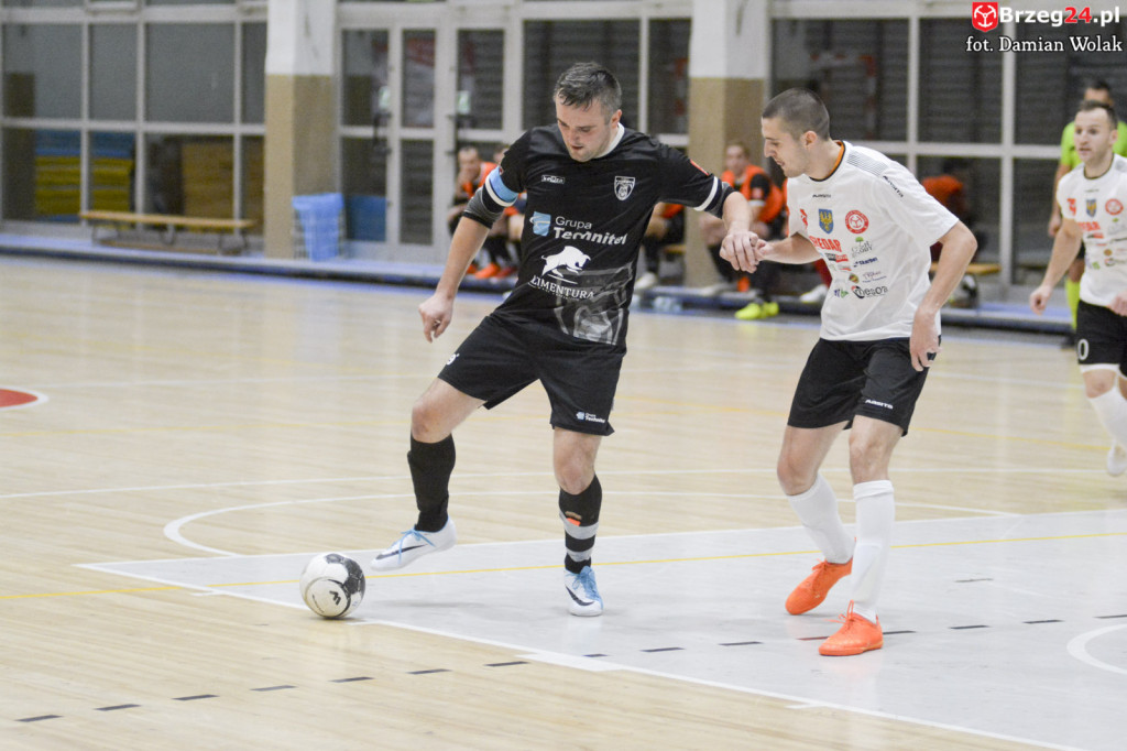 Festiwal niecelnych rzutów karnych i wygrana Gredaru z Malwee