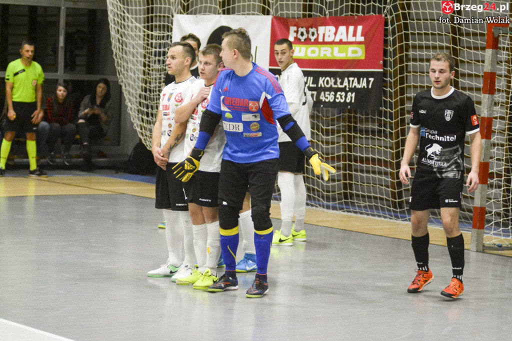 Festiwal niecelnych rzutów karnych i wygrana Gredaru z Malwee