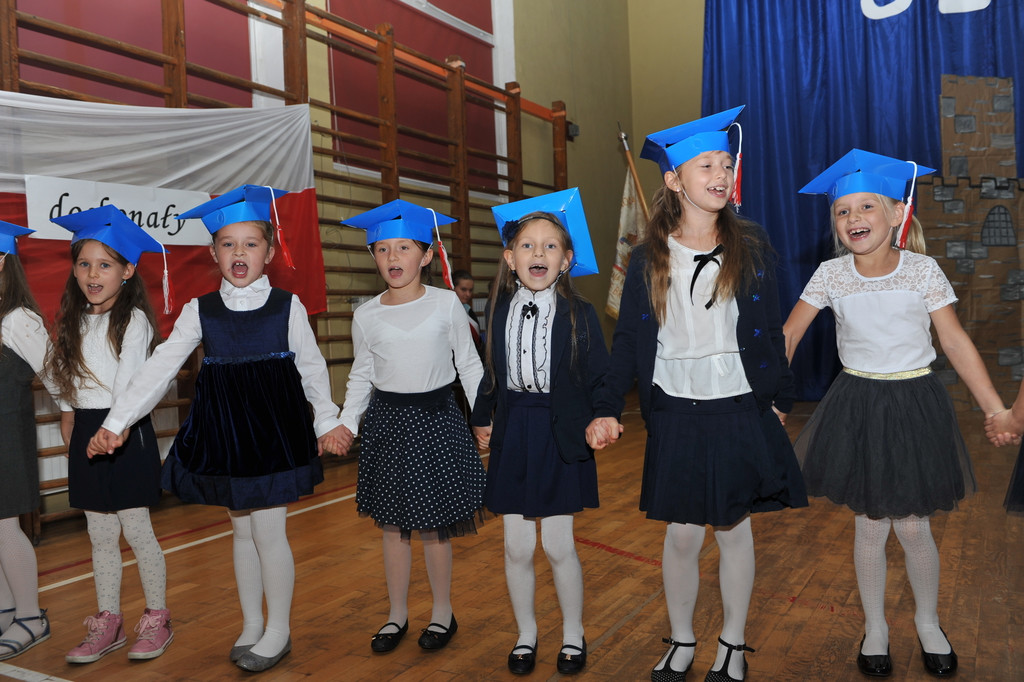 Ślubowanie pierwszoklasistów w Publicznej Szkole Podstawowej im. M. Kopernika w Lewinie Brzeskim