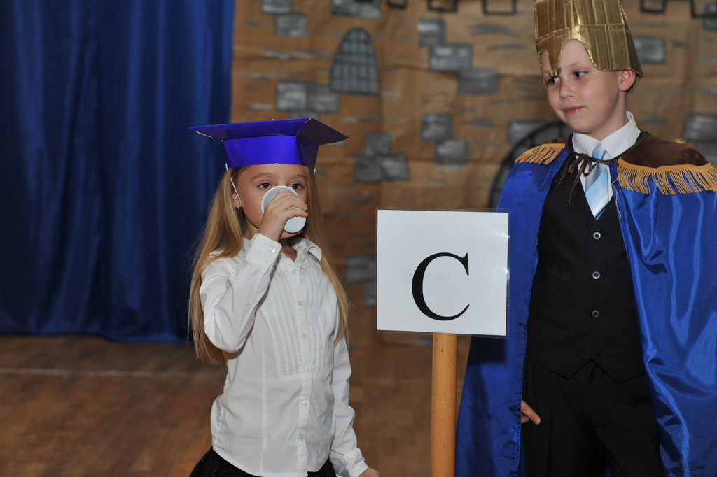 Ślubowanie pierwszoklasistów w Publicznej Szkole Podstawowej im. M. Kopernika w Lewinie Brzeskim