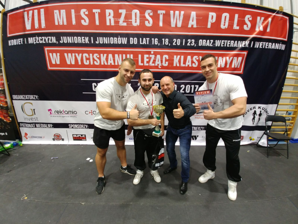 Złoto, srebro, brąz w VII MP wyciskaniu leżąc