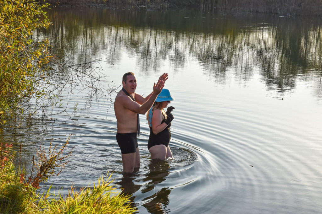 Brzeskie morsy i foczki zainaugurowały sezon lodowatych kąpieli