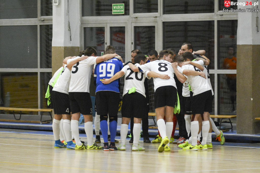 Gredar przegrał z liderem - GKS Tychy