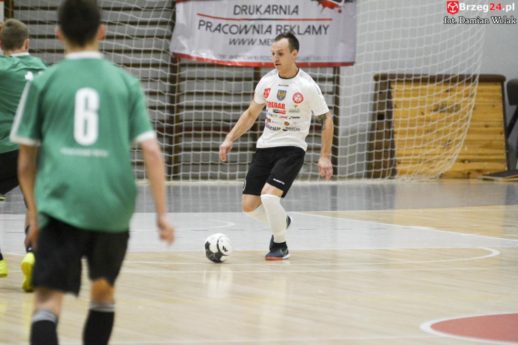 Gredar przegrał z liderem - GKS Tychy