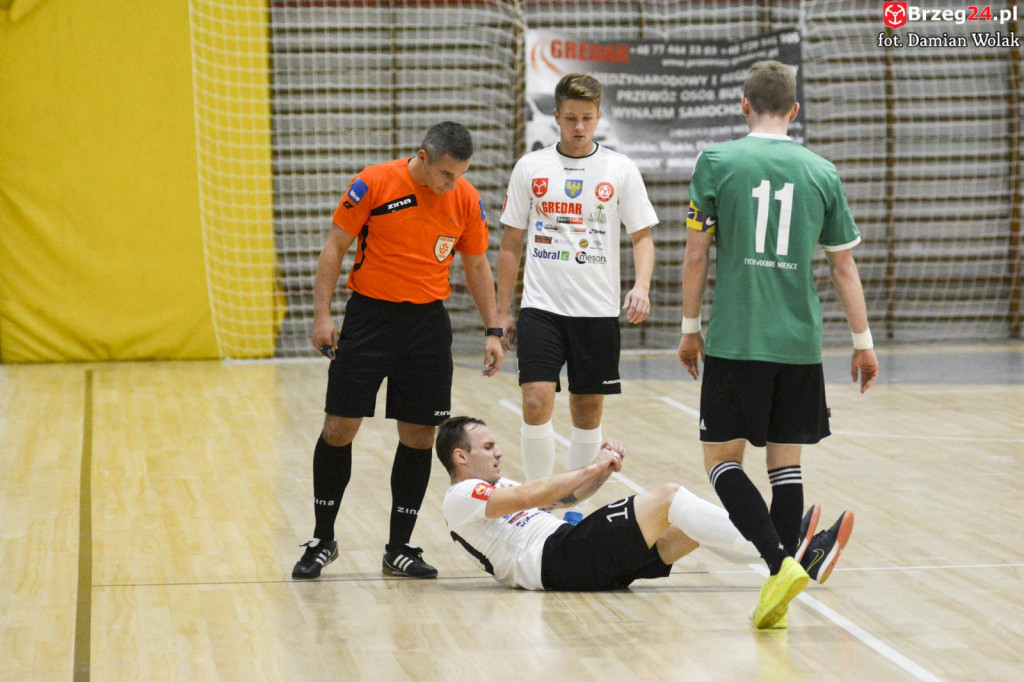 Gredar przegrał z liderem - GKS Tychy