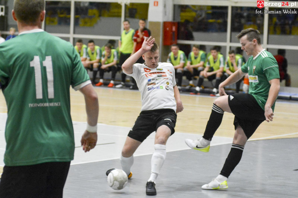 Gredar przegrał z liderem - GKS Tychy