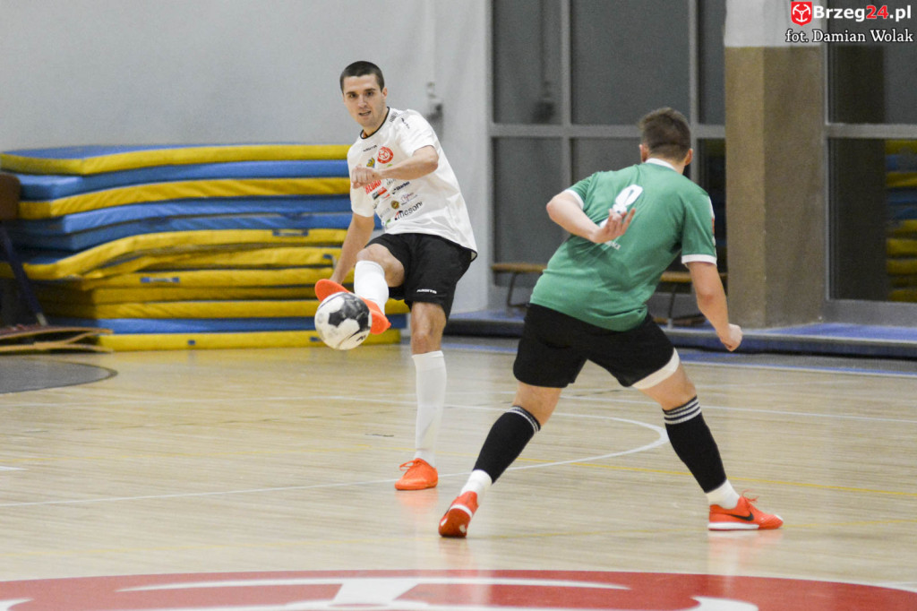 Gredar przegrał z liderem - GKS Tychy