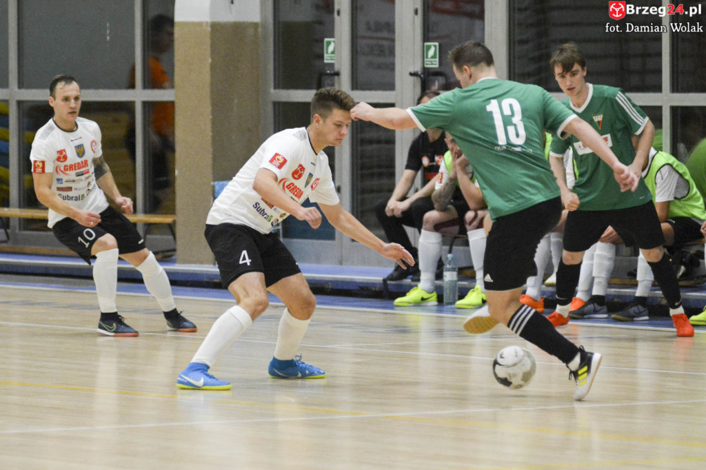 Gredar przegrał z liderem - GKS Tychy